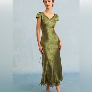 NWT Rihoas V-neck Cup Sleeve Maxi Dress Green Floral Print M